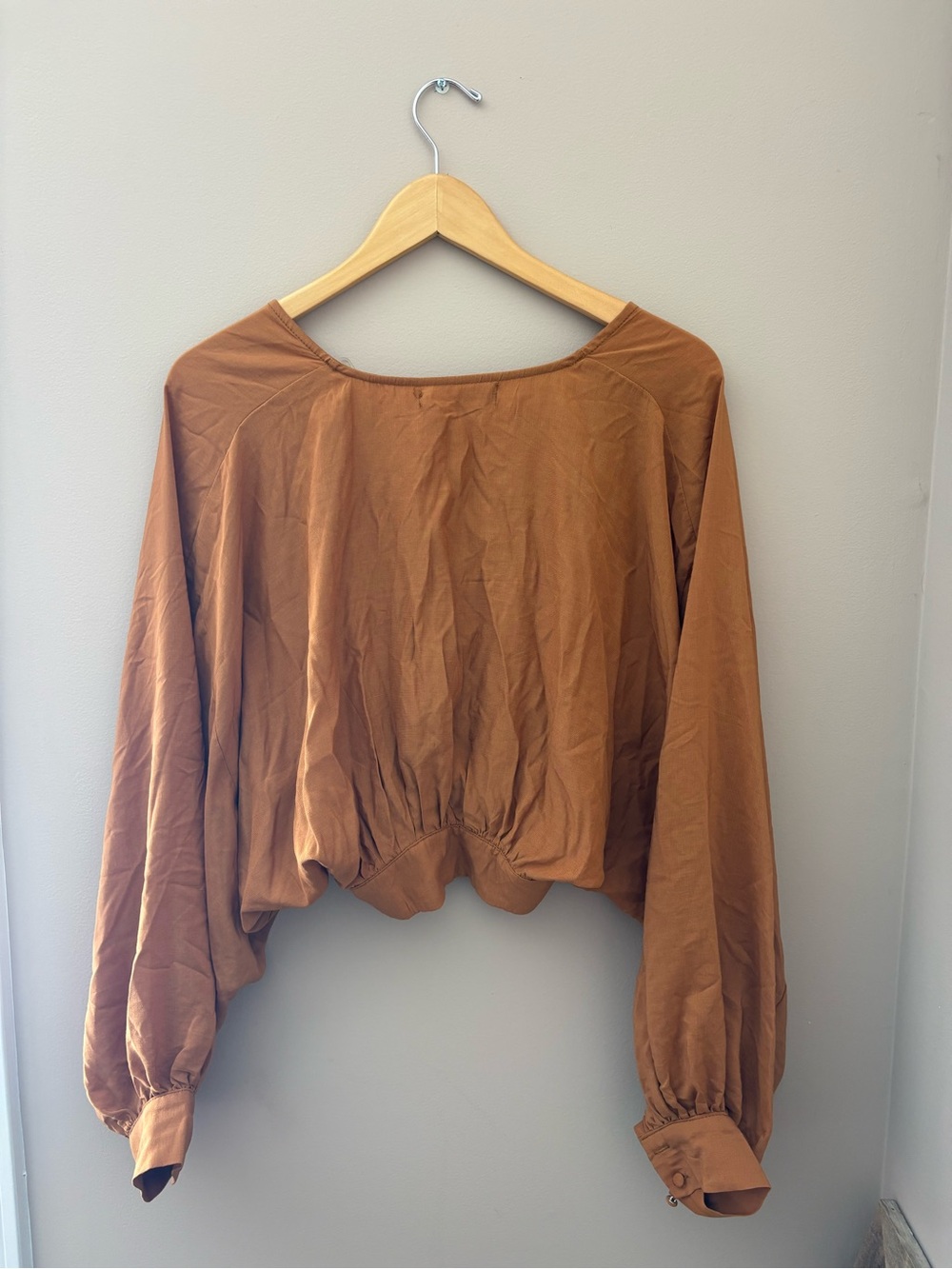 Do+Be Women's V-Neck Blouse S NWTs - Picture 11 of 11